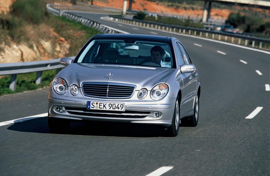  Mercedes-Benz E-Class 2002 года  (фото 140 из 448)